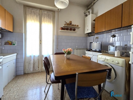 Spacious and bright apartment a stone's throw from the Ztl