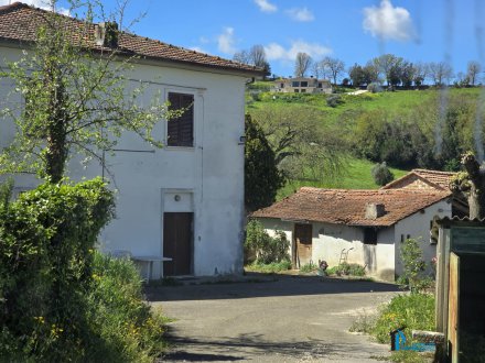 Semi-detached house with land in the San Rocco area