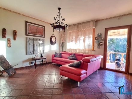 Terraced house with garden in the Rocca San Zanone area