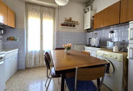Spacious and bright apartment a stone's throw from the Ztl