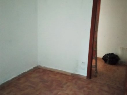 Hospital Area: three-room apartment NOT furnished with garage