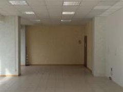 Semi-central: large commercial space in excellent condition - 2