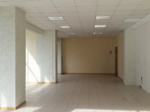 Semi-central: large commercial space in excellent condition - 3