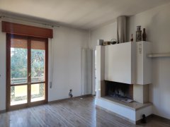 Castellina area: apartment in a detached building free of furniture - 5