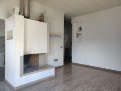 Castellina area: apartment in a detached building free of furniture - 1
