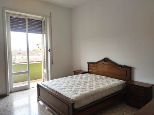 Center: furnished three-bedroom apartment - 26