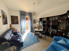 Bright apartment just 2 minutes from Piazza Europa - 2