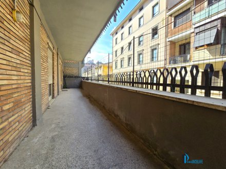 Large apartment 3 minutes from Piazza Tacito