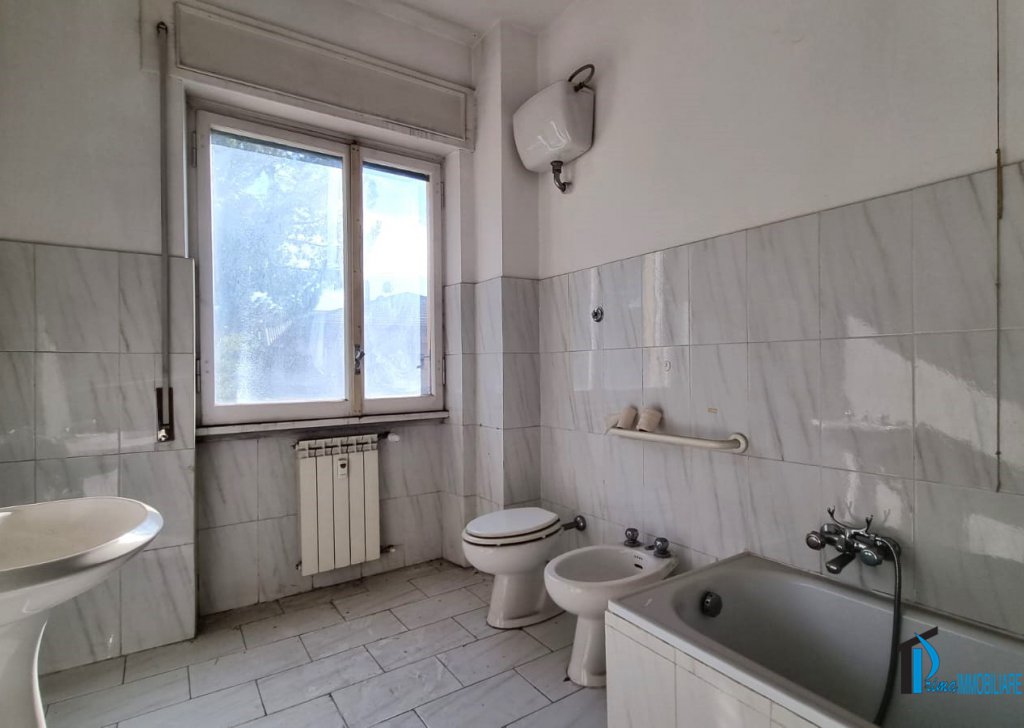 Sale Apartments Terni - Botticelli street, large apartment to renovate Locality 