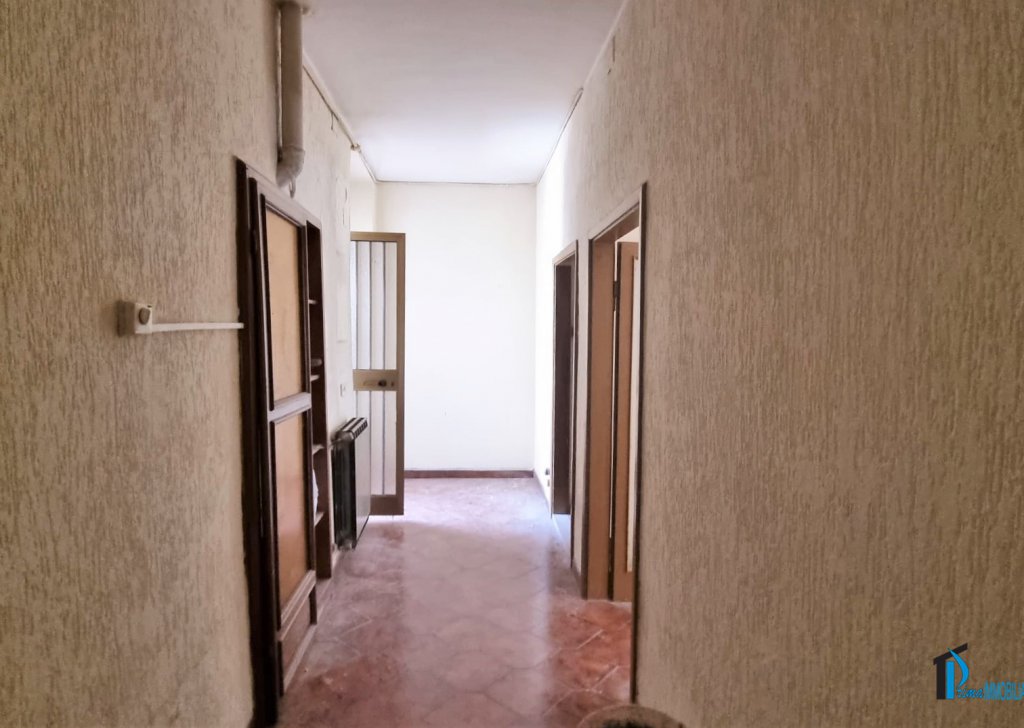 Vendita Appartamenti Terni - Bilocale da ristrutturare a pochi metri da Palazzo Spada Località Terni Centro