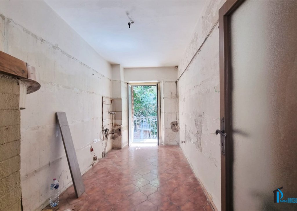 Sale Apartments Terni - Two-room apartment to renovate a few meters from Palazzo Spada Locality 