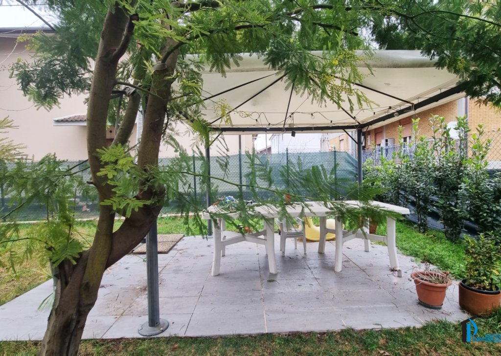 Vendita Appartamenti Terni - Appartamento ristrutturato con giardino, zona San Rocco Località Terni Semiperiferia