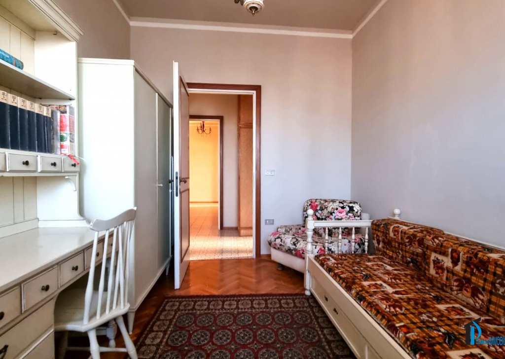 Apartments for sale  157 sqm good conditions, Terni, locality Terni Semicentro