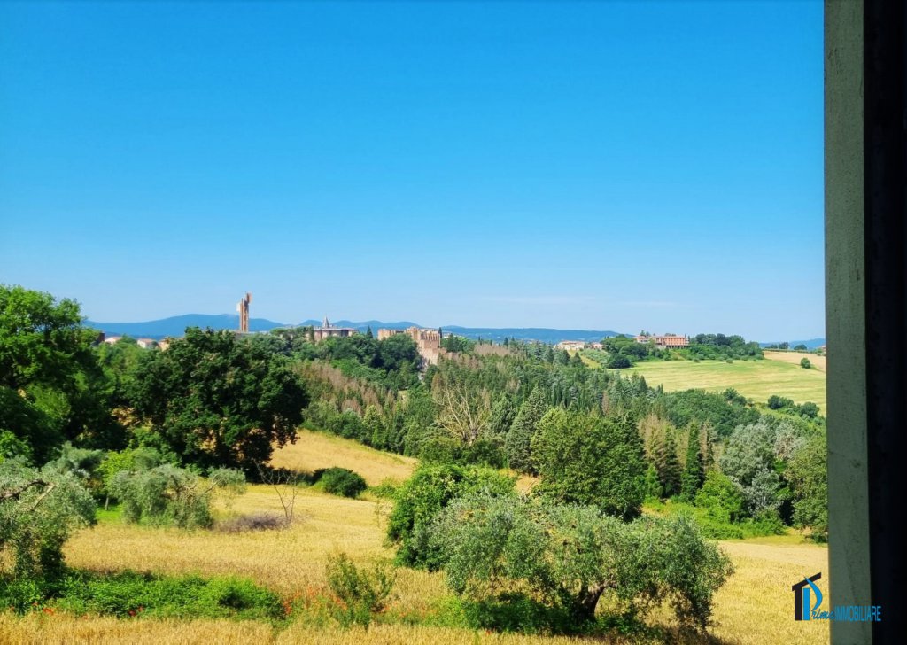 penthouse for sale , Todi, locality Collevalence