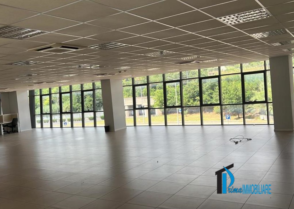 Sale Offices  Terni - For sale large offices of recent construction Locality 