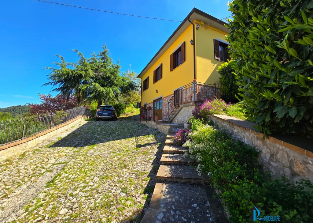 Villas and independent houses for sale , Narni, locality Vineyards of Narni